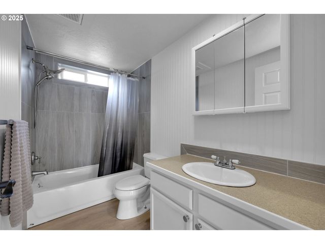 4989 CONE Ave, Eugene, OR 97402