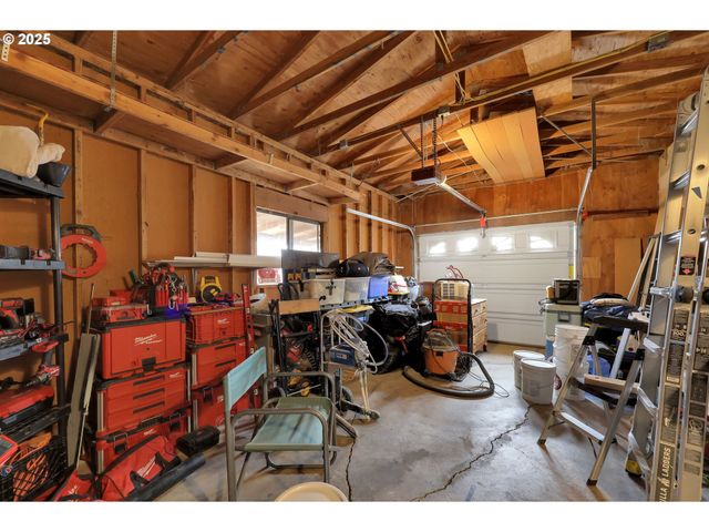 4989 CONE Ave, Eugene, OR 97402
