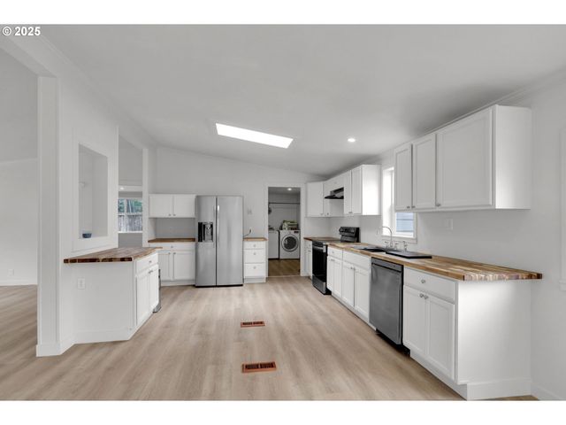 4989 CONE Ave, Eugene, OR 97402