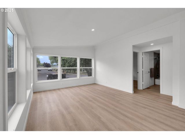 4989 CONE Ave, Eugene, OR 97402