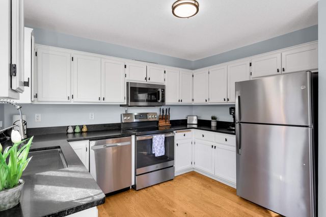 523 Lovell Avenue, Roseville, MN 55113