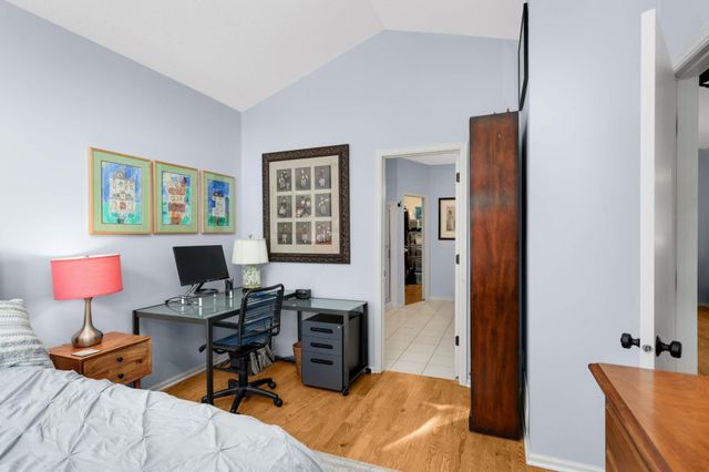 523 Lovell Avenue, Roseville, MN 55113