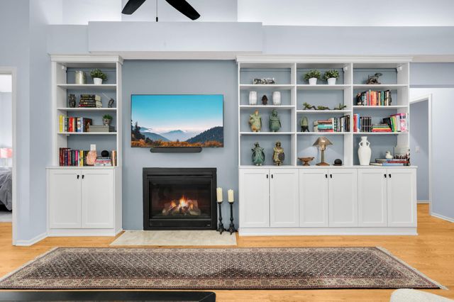 523 Lovell Avenue, Roseville, MN 55113