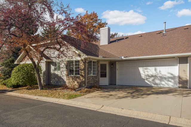 523 Lovell Avenue, Roseville, MN 55113