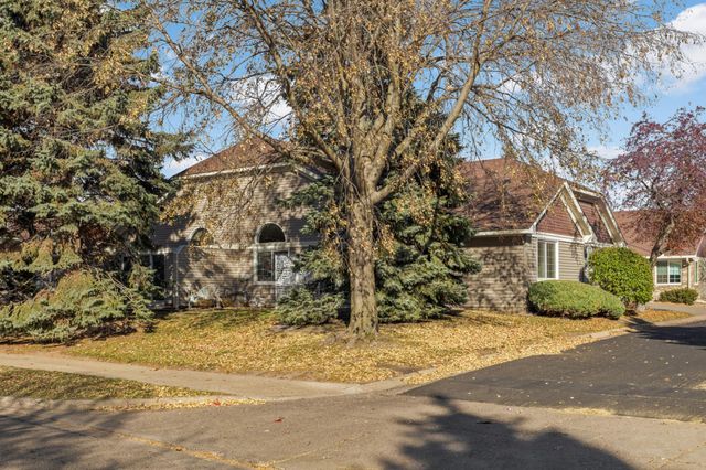 523 Lovell Avenue, Roseville, MN 55113