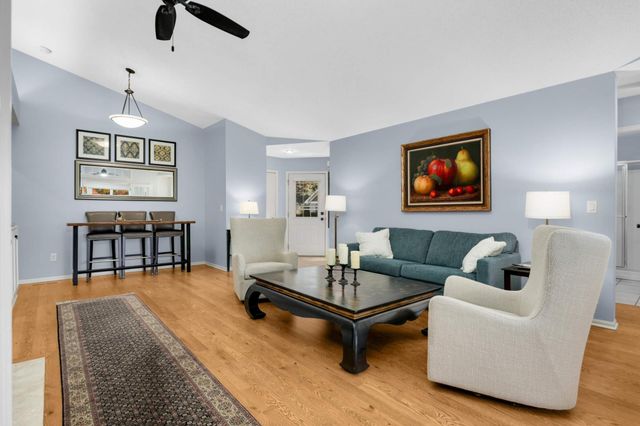 523 Lovell Avenue, Roseville, MN 55113