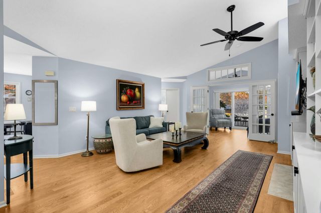 523 Lovell Avenue, Roseville, MN 55113