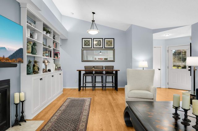 523 Lovell Avenue, Roseville, MN 55113