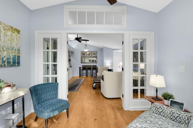 523 Lovell Avenue, Roseville, MN 55113