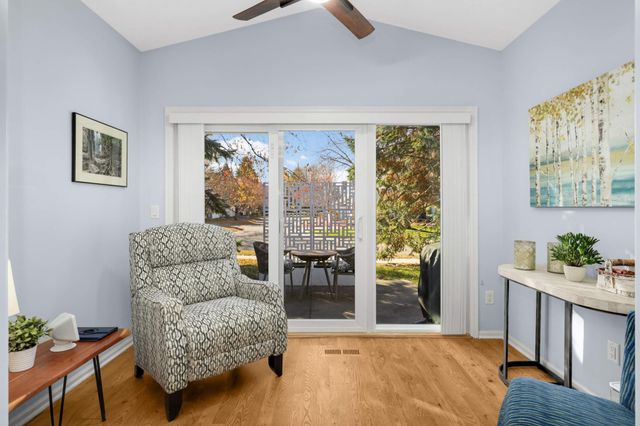 523 Lovell Avenue, Roseville, MN 55113