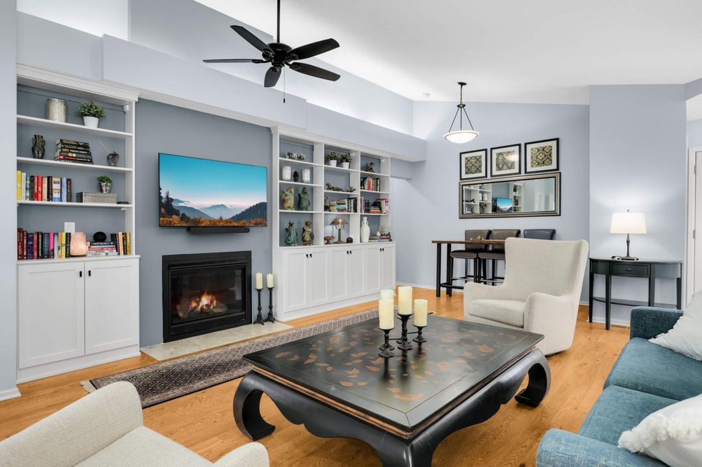 523 Lovell Avenue, Roseville, MN 55113