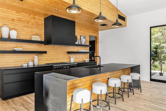 11851 Hopes Creek, College Station, TX 77845