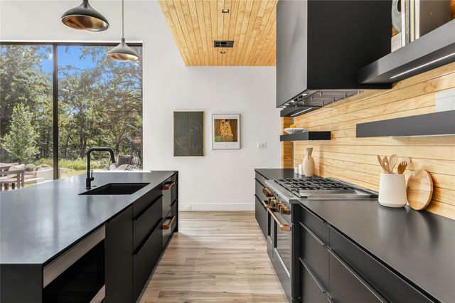 11851 Hopes Creek, College Station, TX 77845