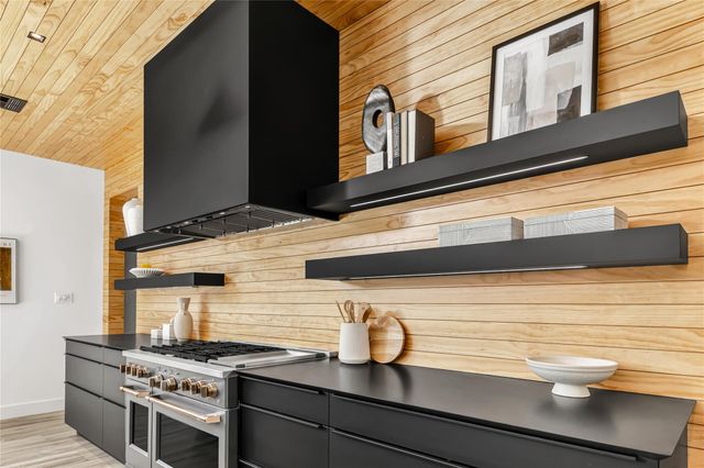 11851 Hopes Creek, College Station, TX 77845