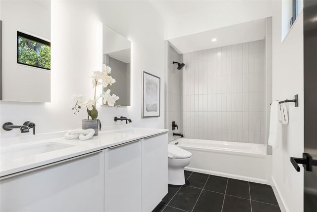 11851 Hopes Creek, College Station, TX 77845