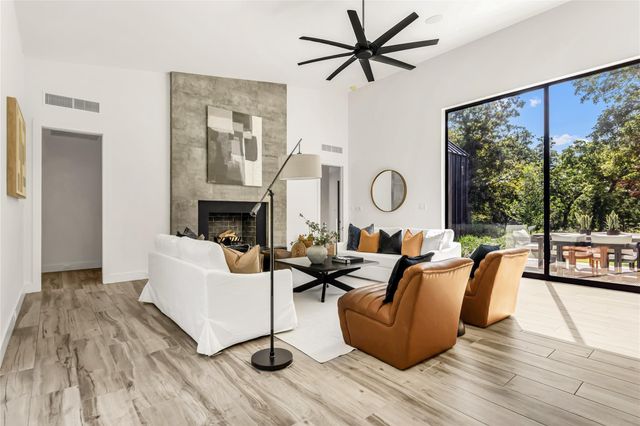 11851 Hopes Creek, College Station, TX 77845