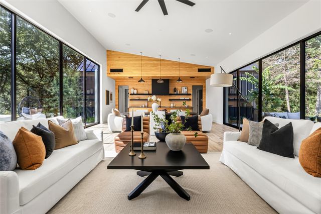 11851 Hopes Creek, College Station, TX 77845