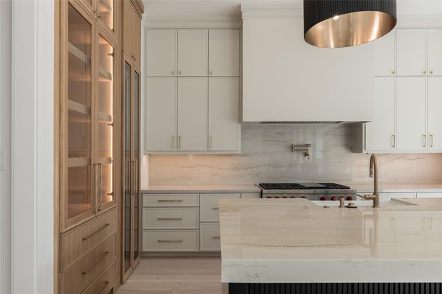 4923 Mimosa Street, Bellaire, TX 77401