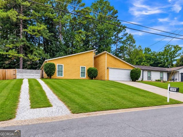 1376 Peninsula Trace, Lawrenceville, GA 30044