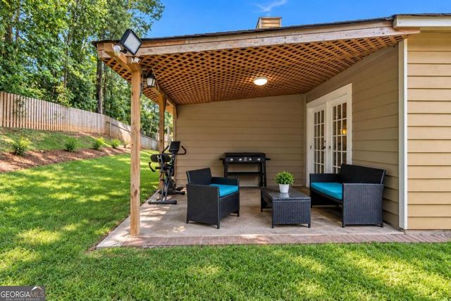 1376 Peninsula Trace, Lawrenceville, GA 30044