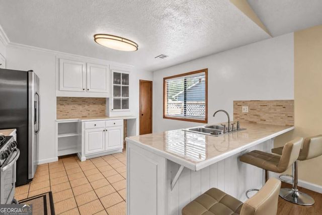 1376 Peninsula Trace, Lawrenceville, GA 30044