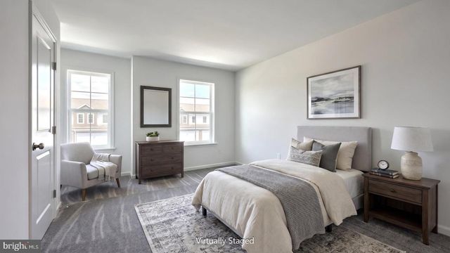 7847 OAK BROOK DR, Harrisburg, PA 17112