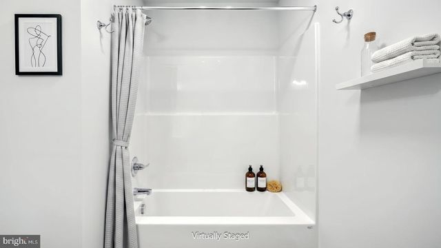 7847 OAK BROOK DR, Harrisburg, PA 17112