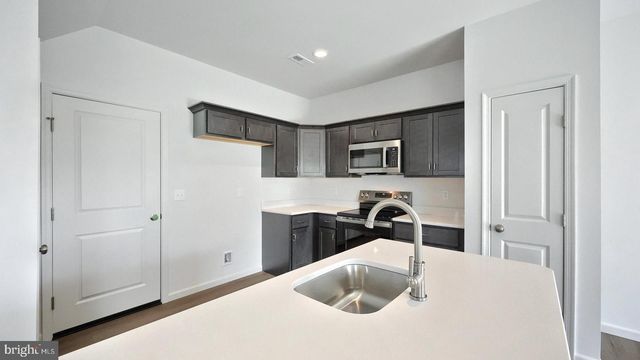 7847 OAK BROOK DR, Harrisburg, PA 17112