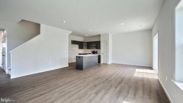 7847 OAK BROOK DR, Harrisburg, PA 17112
