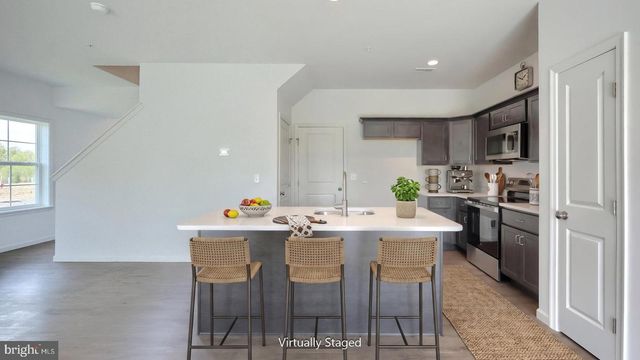 7847 OAK BROOK DR, Harrisburg, PA 17112