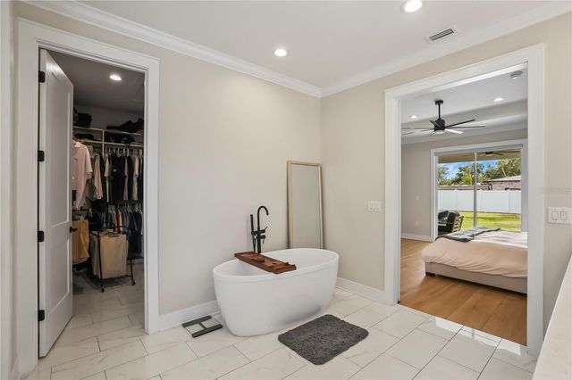 2115 N LINCOLN AVENUE, Tampa, FL 33607