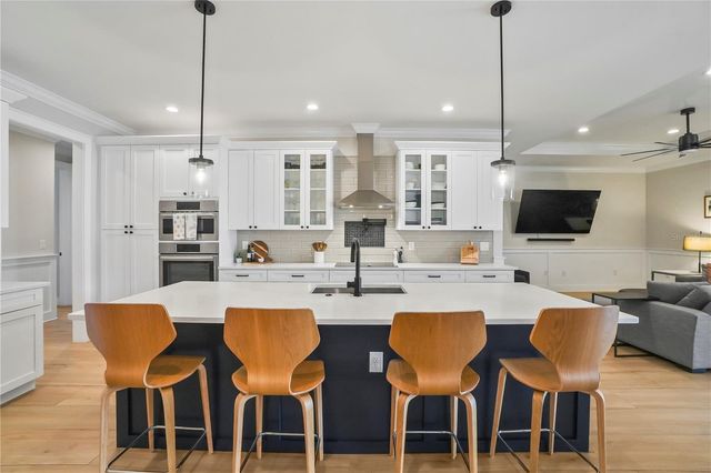 2115 N LINCOLN AVENUE, Tampa, FL 33607