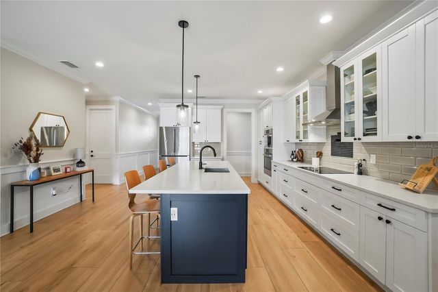 2115 N LINCOLN AVENUE, Tampa, FL 33607