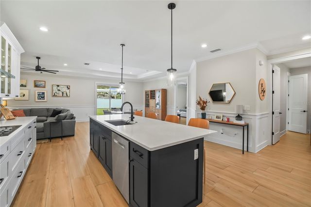 2115 N LINCOLN AVENUE, Tampa, FL 33607