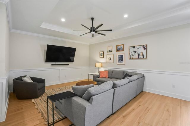 2115 N LINCOLN AVENUE, Tampa, FL 33607