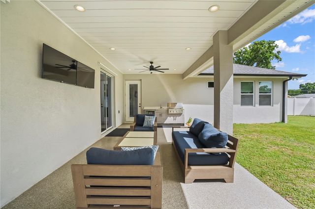 2115 N LINCOLN AVENUE, Tampa, FL 33607