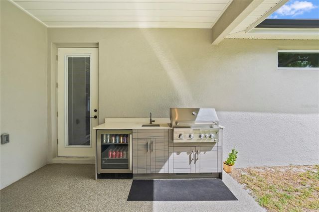 2115 N LINCOLN AVENUE, Tampa, FL 33607