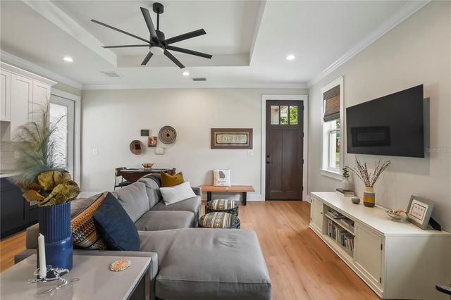 2115 N LINCOLN AVENUE, Tampa, FL 33607