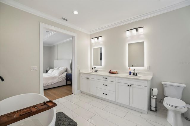 2115 N LINCOLN AVENUE, Tampa, FL 33607