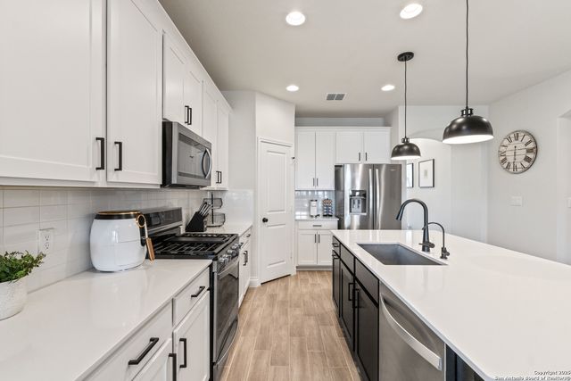 2130 dalhart, San Antonio, TX 78253