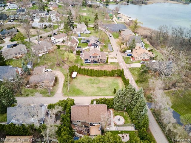 4442 Borland Street, West Bloomfield, MI 48323