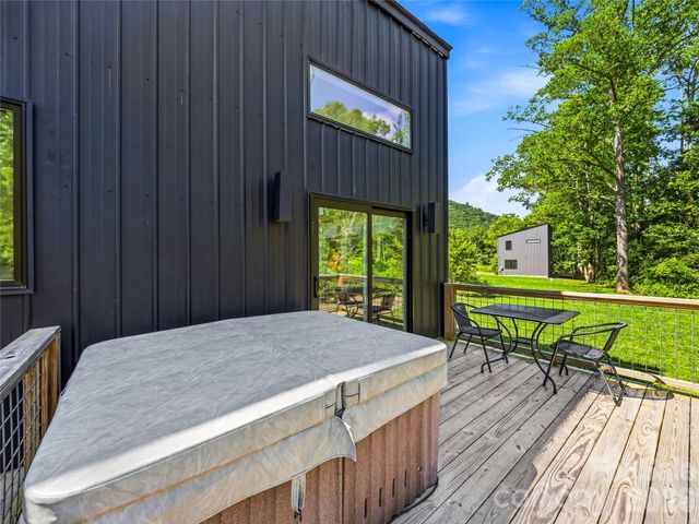 252 & 254 Shope Creek Road, Asheville, NC 28805
