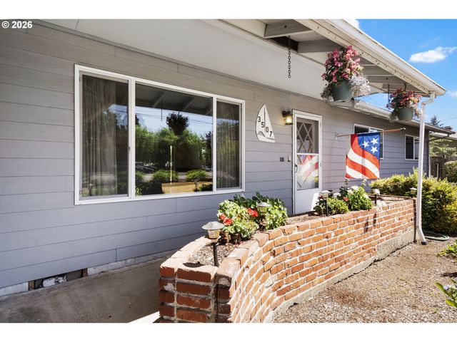 3507 E MAIN St, Hillsboro, OR 97123