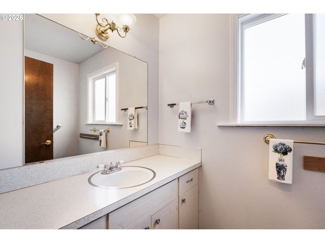 3507 E MAIN St, Hillsboro, OR 97123
