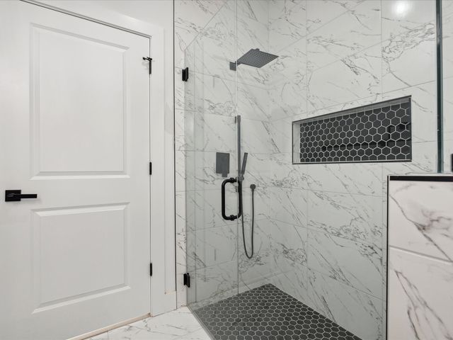 5809 Black Pine Circle, Granbury, TX 76048
