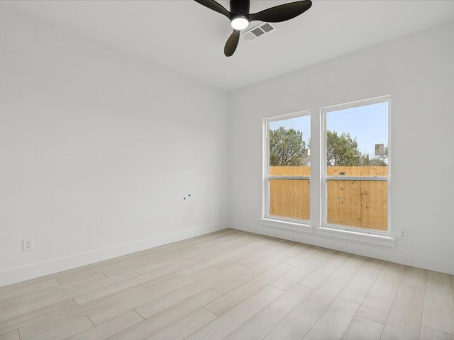 5809 Black Pine Circle, Granbury, TX 76048