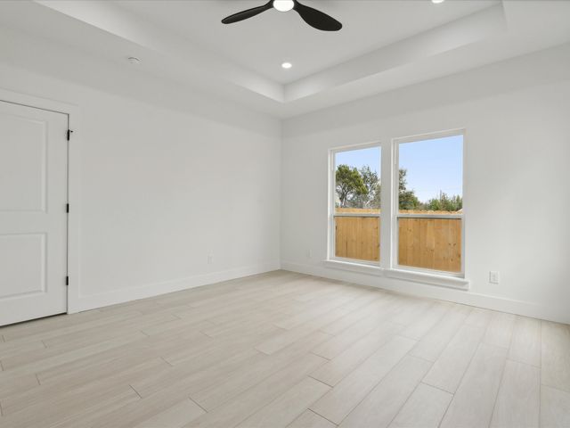5809 Black Pine Circle, Granbury, TX 76048