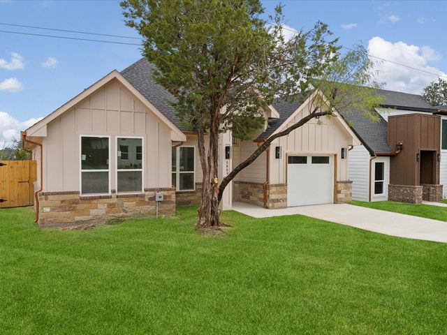 5809 Black Pine Circle, Granbury, TX 76048