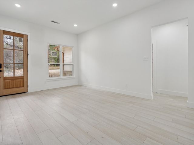 5809 Black Pine Circle, Granbury, TX 76048