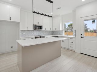 5809 Black Pine Circle, Granbury, TX 76048